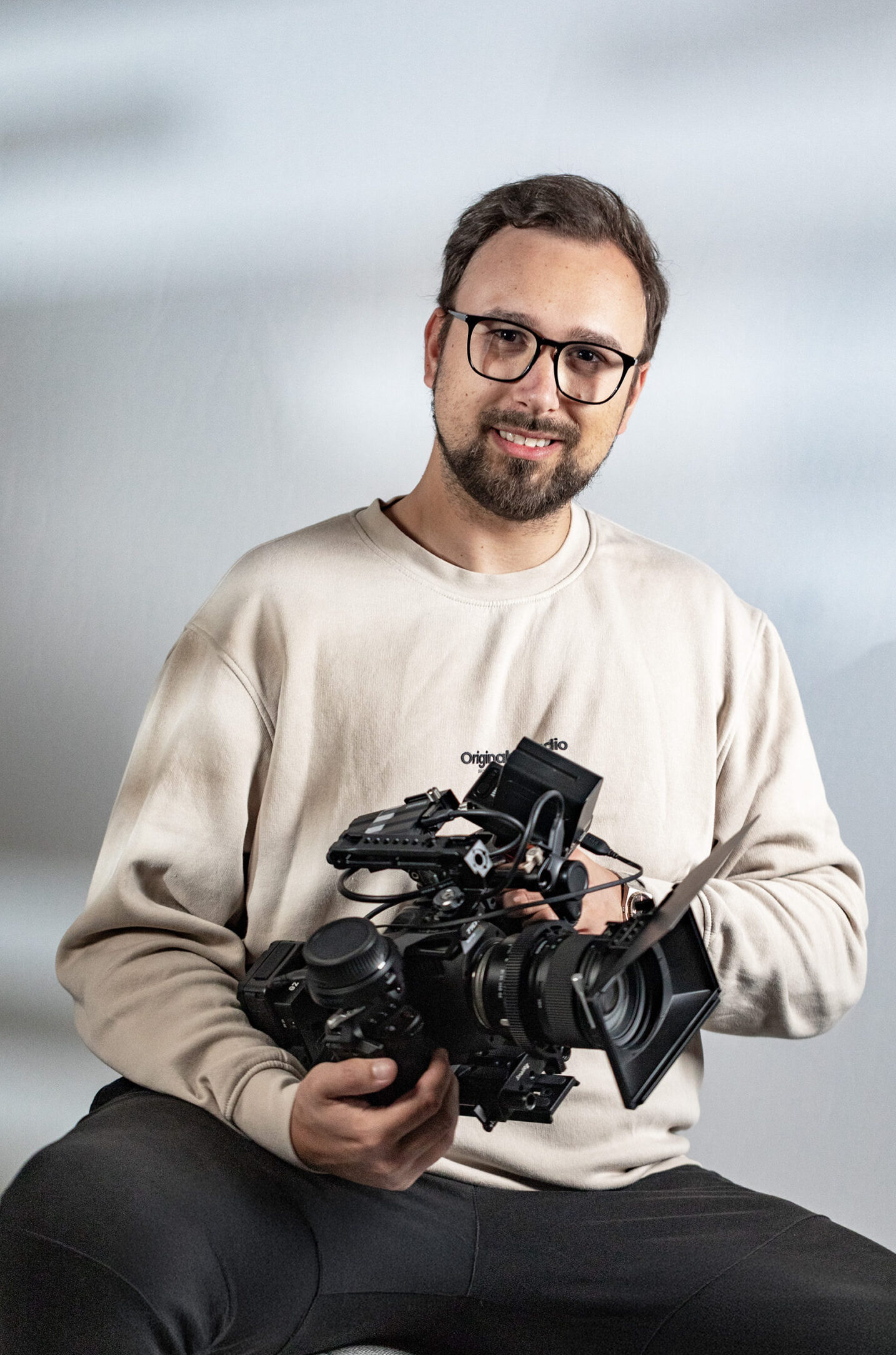 über uns videoproduktion,team videomarketing nrw,wer wir sind medienproduktion,filmagentur düsseldorf vorstellung,videoproduktion team kennenlernen,unternehmensfotografie über uns,videoagentur für unternehmen,werbefilm team nrw,greenscreen produktion experten,studioexperten düsseldorf,webvideo agentur über uns,social media content team,b2b videomarketing experten,erfahrung in imagefilm produktion,professionelle videoagentur überblick,fotografie und filmproduktion kombination,team für dentalmarketing,filmproduktion für kieferorthopäden,zahnarzt video experten,zusammenarbeit mit mediworkx,mediworkx partner für foto und video,praxisfotografie teamvorstellung,professionelle interviews und talking heads,experten für recruitingvideos,content creation agentur düsseldorf,studioaufbau für unternehmen überblick,eigene videoabteilung aufbauen team,filmproduktion für events und livestreams,erfahrenes team für greenscreen produktionen,videoagentur mit technischem knowhow,kreative medienlösungen aus nrw,starke partner für web und video,team für digitale unternehmenskommunikation,marketingvideos für mittelstand,authentische beiträge für social media,film und foto für websites,videocontent aus einer hand,unternehmensdarstellung per video,medienagentur mit erfahrung,videoteam mit know-how für alle branchen,wir machen es einfach,marketing kann komplex sein